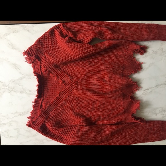 Red sweater - Picture 4 of 4